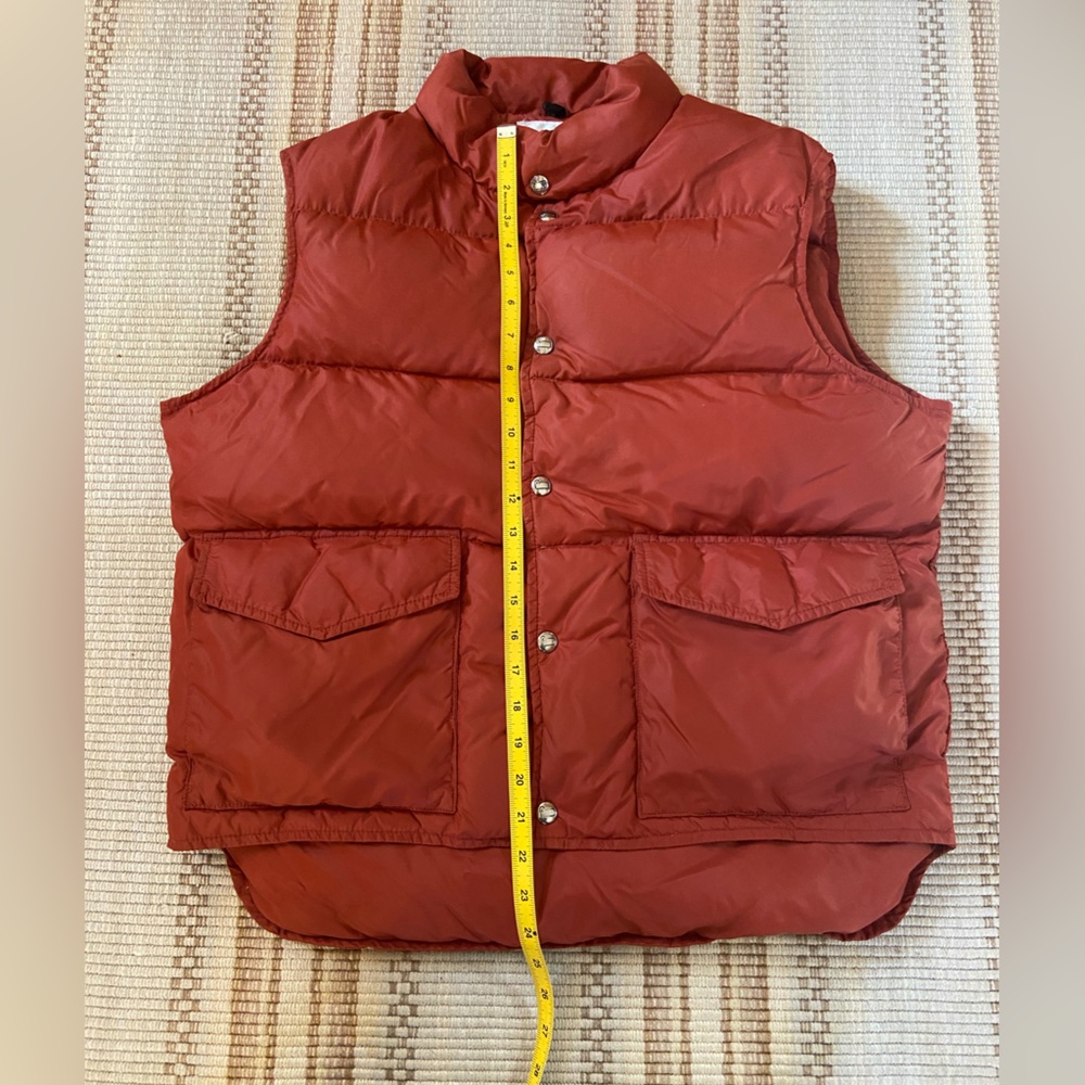 Woolrich Men’s Vest; Vintage light wt Nylon/Goosedown Size: Med; Burnt Orange